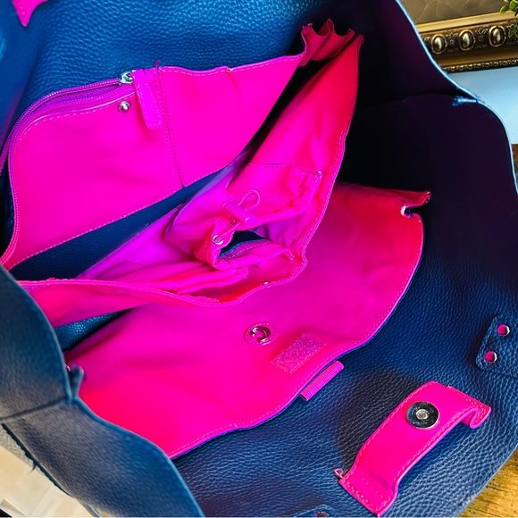 CHARMING CHARLIE LARGE NAVY BLUE TOTE BAG FANTASTIC COND HOT PINK INTERIOR GREAT - Picture 9 of 11